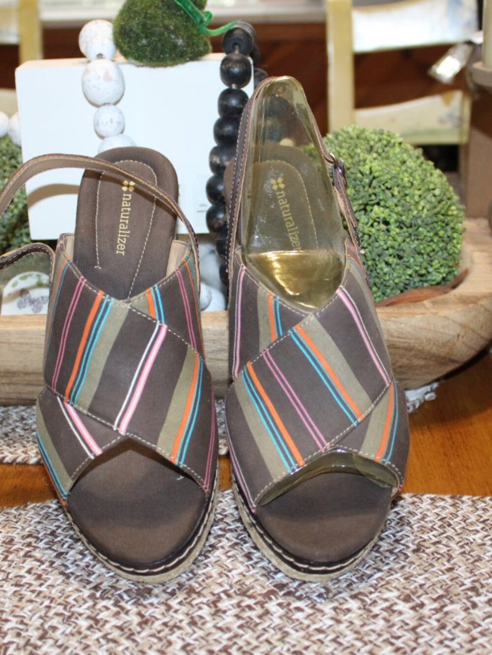 NWOT Naturalizer Wedge sandals leather/canvas 9 WIDE FUN! /CUTE!